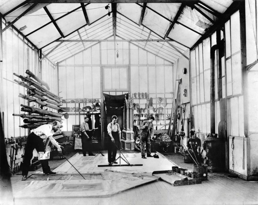 Georges Méliès en su estudio de cine