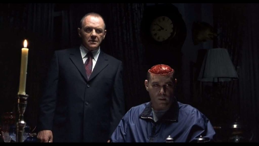 La icónica escena de la cena donde Hannibal le da de comer su propio cerebro a Paul Krendler