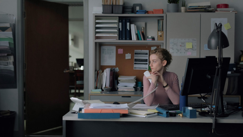 Reseña: The Assistant, una película sobre el sexismo