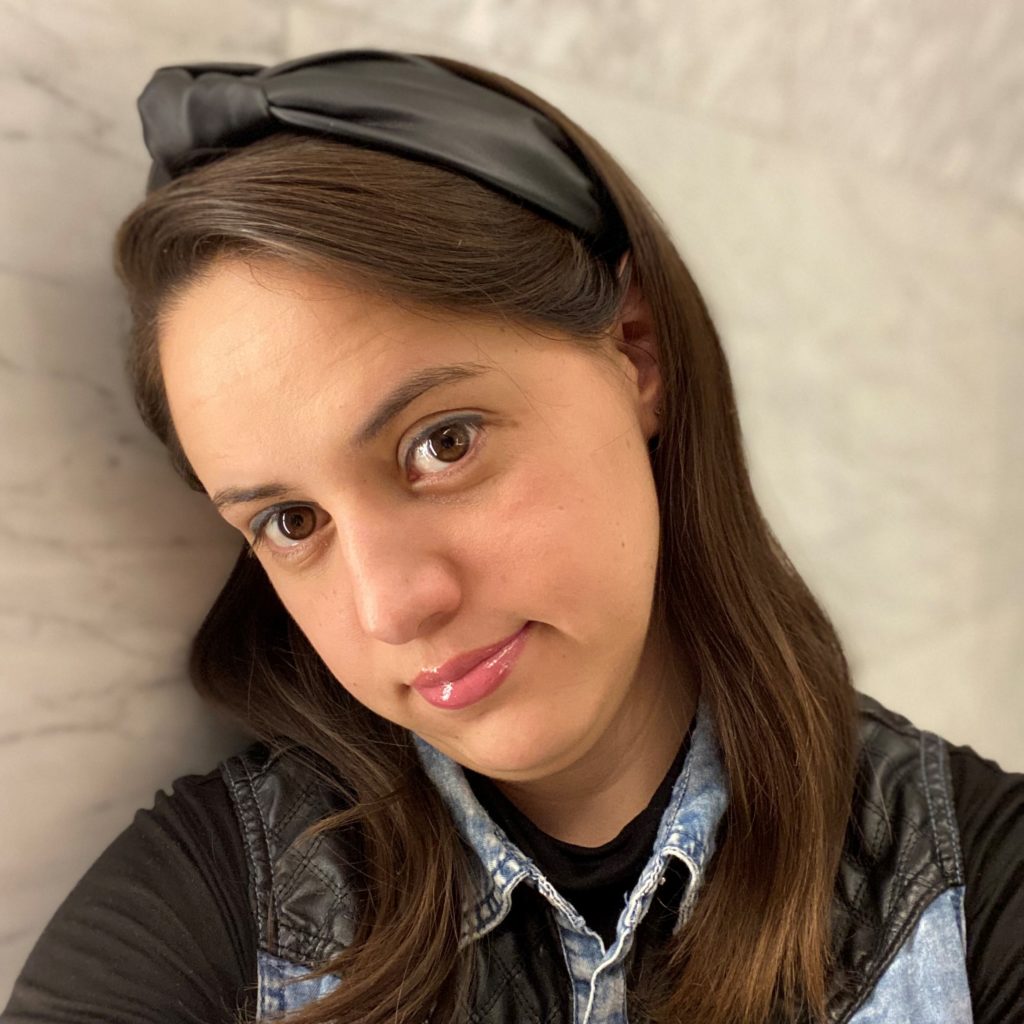 Paola Morlote colaboradora de Cinema Saturno