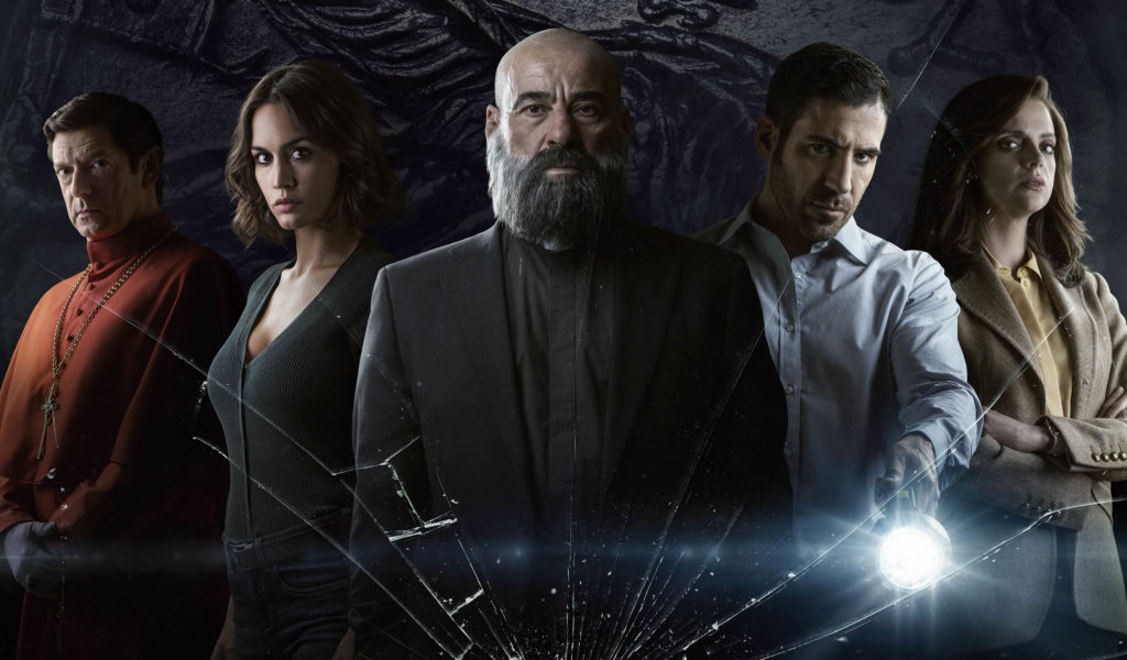 Checa nuestra reseña de la serie 30 Monedas de HBO.