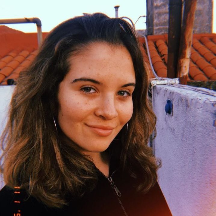 Clara, escritora de Cinema Saturno