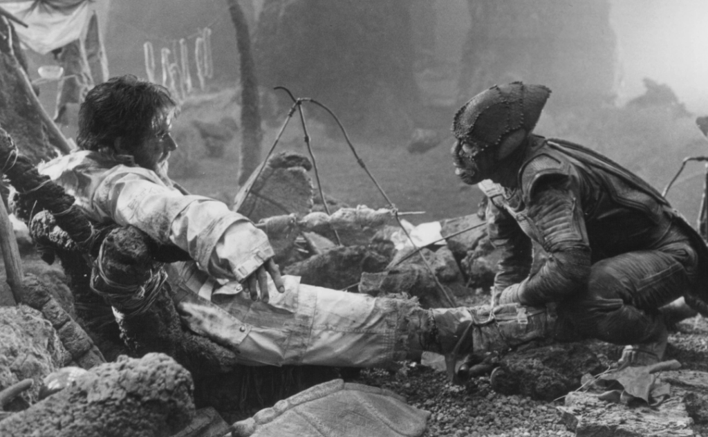 Dennis Quaid y Louis Gossett Jr. en Enemigo mío (1985)