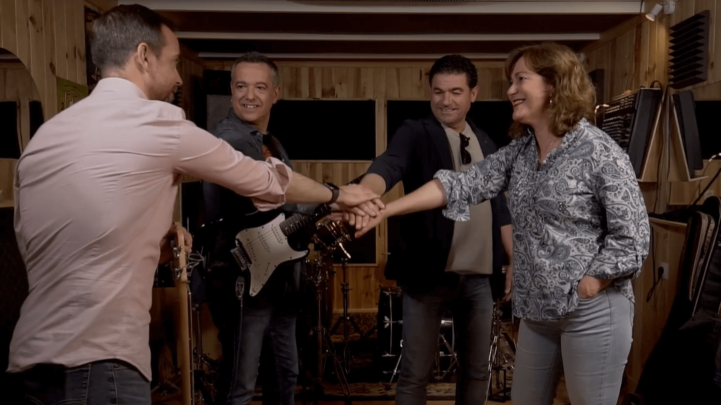 Melancólicos Rock Band es un cortometraje de rock que nos enseña que nunca es tarde para embarcarnos en una nueva aventura