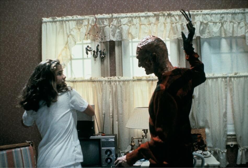 Acompáñanos a desglosar al famoso Freddy Krueger y los hilos que lo sostienen.