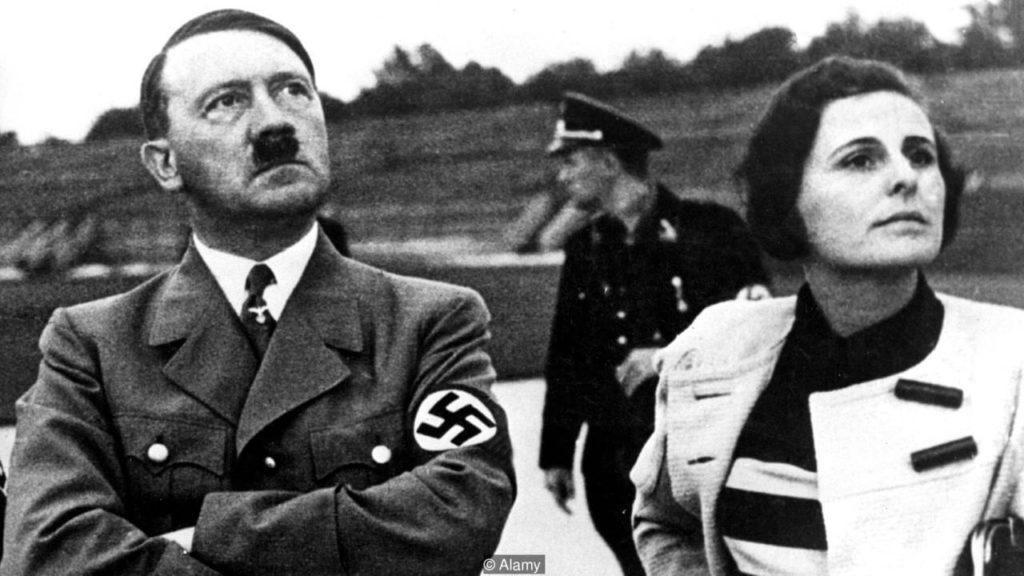 la estrecha relacion entre hitler y  leni riefenstahl